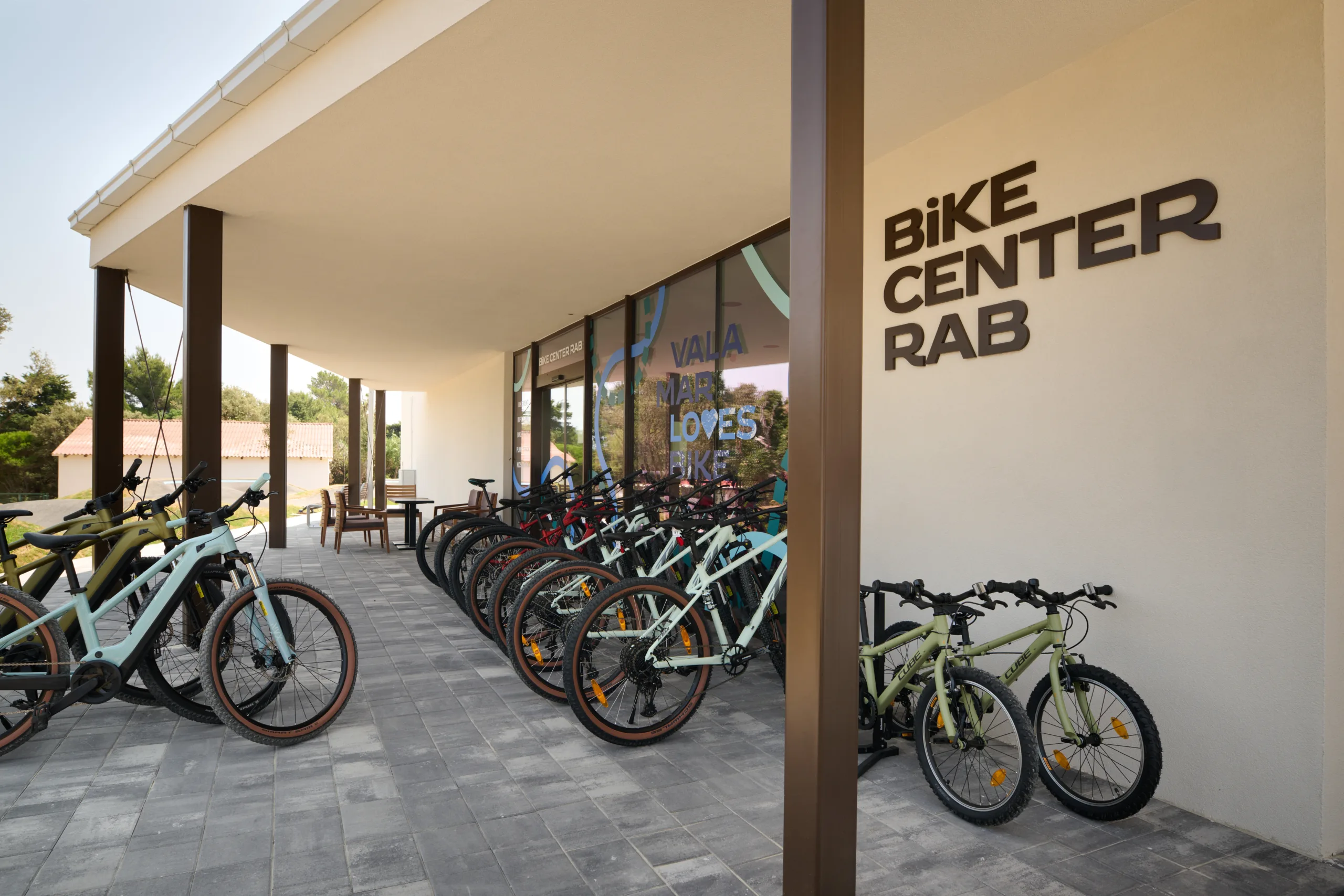 Bike center rab exterior 01 (14394) [original]